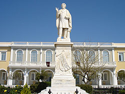 Το άγαλμα του Διονύσιου Σολωμού, εθνικού ποιητή της Ελλάδας - Zakynthos-Vasilikos.com